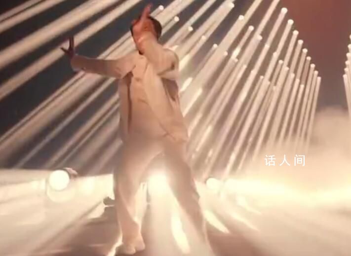 69歲成龍打拳氣勢(shì)不輸少年時(shí) 招式一出眼前立刻浮現(xiàn)老功夫電影