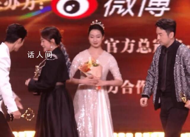 肖戰站C位果然是馬麗雷佳音商量好的 考慮到網友太厲害了