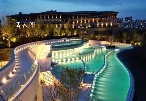 東北洗浴春節版:排隊120人