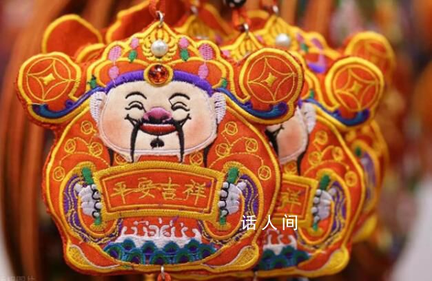 迎財神其實不耽誤談戀愛 今年的情人節和初五迎財神撞檔