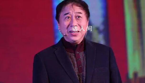 馮鞏一開口年味就來了 馮鞏賈旭明對詞玩押韻