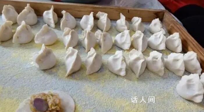 這餃子是硬幣餡的吧 老人調侃:過完年就給牙所送錢去了咯的牙生疼