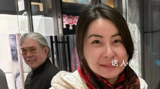 郭晶晶一家倫敦被偶遇 78歲的霍震霆也罕見出鏡