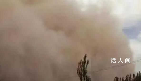 開往新疆列車因大風中途折返 降雪大風天氣影響行車安全