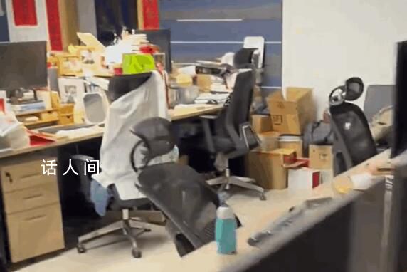 男子記錯開工時間 提前1天去上班