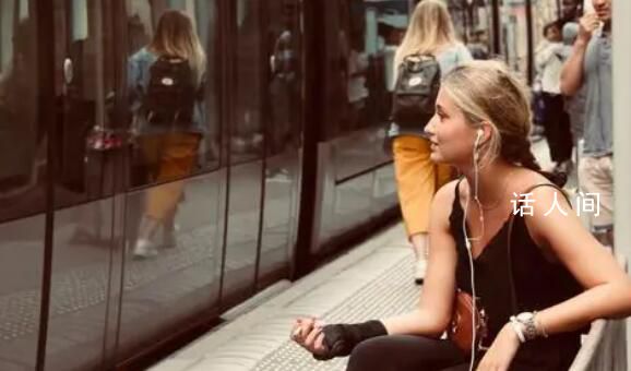 長時間耳機對身體有影響嗎 正確使用耳機應(yīng)遵循3個60原則