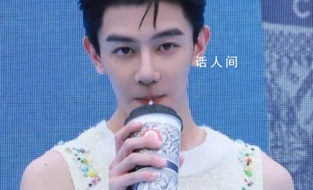 夏之光吧霸王茶姬說(shuō)成茶王霸姬 兩位口誤事件聽起來(lái)太好笑了