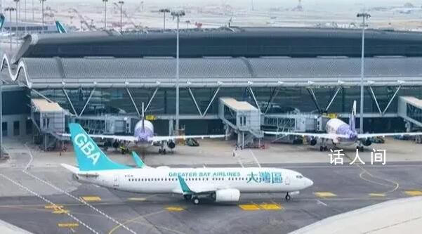 大阪飛香港波音客機疑擋風玻璃裂開 機上152名乘客和8名機組人員沒有報稱受傷或不適