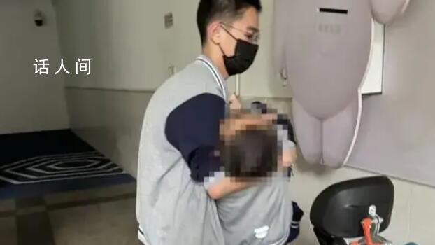 “中國好同桌”獲獎了 這一幕獲得很多網友點贊